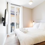 One-Bedroom Apartment In Carre D\'Or, 200M Beach