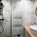 Cozy & Renovated - Close To Market Square Restaurants