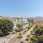 Yelo Promenade Hotel Magnan, Sonder