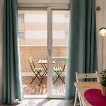 Bright Studio With Balcony At The Foot Of The Sea