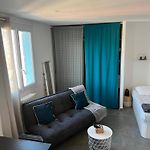 Grand studio avec vue, AC, calme proche ville