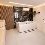Cocon D Amour Studio Avec Jacuzzi Terrasse Et Parking Prive