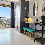 Private Sea View Rooms On Floor 16 In Shared Apartment - Ac - Walk To Airport