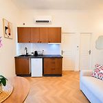 Seabnb - Elegantia Collection - Ac - Central Luxury - Walk Everywhere