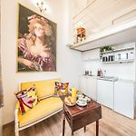 Chic French Studio