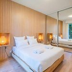 Beautiful 2-Bedroom Apartment, Garden, Swimming Pool, Sea Within Walking Distance