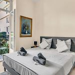 Charming Studio, Balcony With Garden View, Nice Liberation