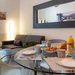 Old Town Nice, 2 Bedrooms & 2 Bathrooms,Quiet, Ac For 4 People