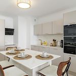 Quiet & Pretty 1 Bdr In The City Center