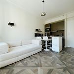 Charming Apartment, Air-Conditioned And Centrally Located