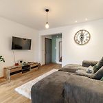 Beautiful 2 Rooms Swimming Pool, Parking Space And Air Conditioning