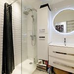 Beautiful 2 Rooms Swimming Pool, Parking Space And Air Conditioning