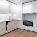 Cozy Modern Studio - 3 Min Walk To Beach
