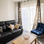 Appartement Spacieux A 2 Pas De La Mer A Nice
