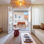 Spacious Apartment With Terrace And Parking