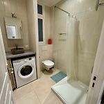 A Luxurious Apartment Red With Ac On Promenade Des Anglais