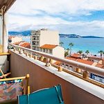 Modern 2-Bedroom Sea View, Air Conditioning, Balcony