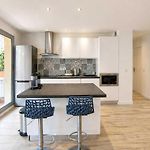 Charming Apartment With Terrace & Secure Parking