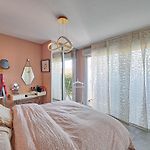 Lovely 4-Bedroom Family Apartment In Central Nice