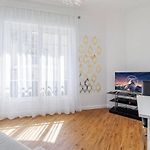 Nice - Charming 2 Rooms In A Quiet Area