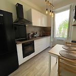 Nice Liberation, Charming, Quiet 2-Room Apartment With Balcony