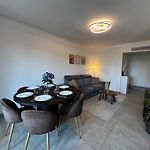Appartement 2 Chambres - Terrasse, Parking Gratuit & Climatisation