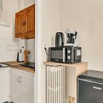 Charming Studio, Balcony With Garden View, Nice Liberation