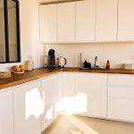 Apart With Terrace And Unobstructed View