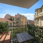 Stunning & Bright - 2 Bedrooms - Parking Wifi/Ac