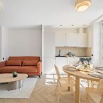2-Bedroom Apartment - Sleeps 4 - Place Massena