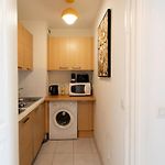 Modern 2-Bedroom Sea View, Air Conditioning, Balcony