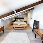 Garibaldi Elegant Duplex With A Soothing View Ac
