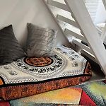 Sleeps 5 - Budget-Friendly Flat - Central And Cozy