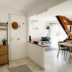 Bright Top Floor 2Br With Large Terrace In Nice Centre