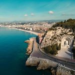 Port De Nice - 2 Pieces Avec Jardin - 4 Personnes