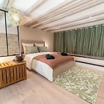 Downtown Duplex, Clim, 15 Min Walk To The Sea