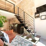 Downtown Duplex, Clim, 15 Min Walk To The Sea
