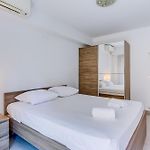 Suede 2 Ap4208 By Riviera Holiday Homes
