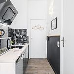 One Minute From Beach - Air Conditioning - Wi-Fi - Tram - Fully Equipped Kitchen