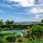 Rooftop Terrace - Sea View, Pool, Parking & A/C