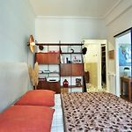 Cosy And Ideally Situated Apartment Near In Liberation