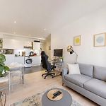 Modern And Central Apartment - Sea 2 Min Away