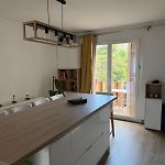Beautiful 2-Bedroom Apartment With Air Conditioning - Tram - Balconies - Quiet