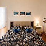 Authentic Nice Port Apartment - Walk Everywhere