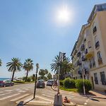 Beautiful Apartment By The Sea Front