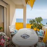 Stunning 2 Bed Flat Nice Front Of The Beach Seaview
