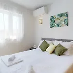 Zhara Suite Five Stars Holiday House - Generale