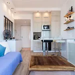 Sea View - Promenade Des 1 Bdr Apartment *