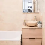 Beautiful In The Heart Of Apartment *