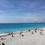Palais Elisabeth Promenade Des *